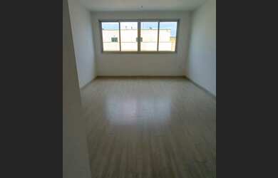 Imagem: O depósito para alugar possui 1 Vaga na garagem e 25m² de