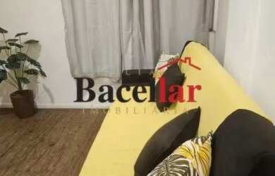 Imagem: O apartamento possui 1 Dormitório, 1 Banheiro, 40m² de Área