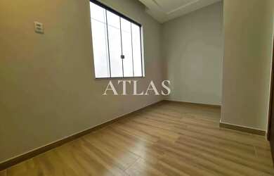 Imagem: A casa possui 3 Dormitórios, 1 Banheiro, 1 Vaga na garagem