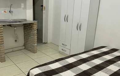 Imagem: O quarto possui Imóvel mobiliado e está localizado em Buraquinho