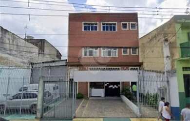 Imagem: O depósito possui 4 Vagas na garagem, 1.515m² de Área e