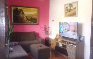 Imagem: A casa possui 3 Dormitórios, 1 Banheiro, 1 Vaga na garagem