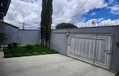 Imagem 1: SOZINHA NO LOTE. Churrasqueira, Ar-condicionado, 300m² de Áreae4 Vagas...