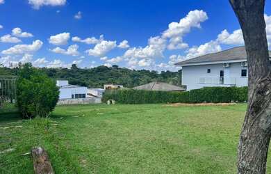 Imagem: O terreno possui 1000m² de Área e está localizado em Parque