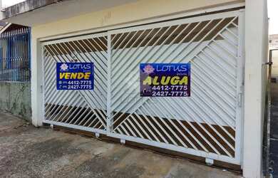 Imagem: A casa possui 3 Dormitórios, 1 Banheiro, 1 Vaga na garagem