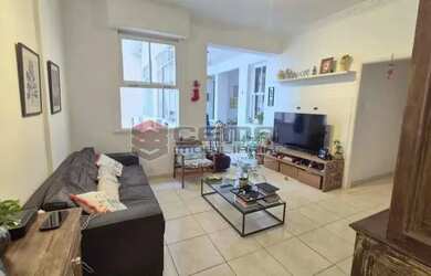 Imagem: O apartamento possui 2 Dormitórios, 2 Banheiros, 96m² de Área