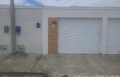 Imagem: A casa possui 2 Dormitórios, 1 Banheiro, 1 Vaga na garagem