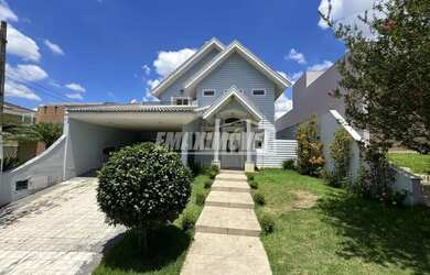 Imagem: A casa em condomínio possui 4 Dormitórios, 3 Banheiros, 4