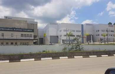 Imagem: O depósito possui 5 Vagas na garagem e 1080m² de Área e está