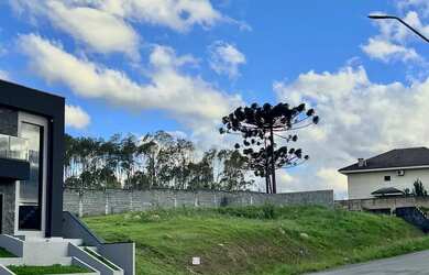 Imagem: O terreno possui 357m² de Área e está localizado em Arruda