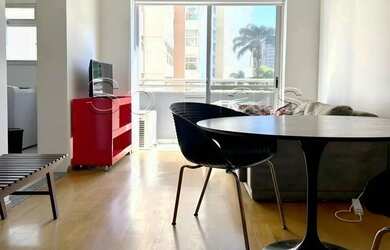 Imagem: O apartamento possui 1 Dormitório, 1 Banheiro, 1 Vaga na garagem