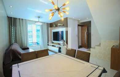 Imagem: A casa possui 2 Dormitórios, 3 Banheiros, 2 Vagas na garagem