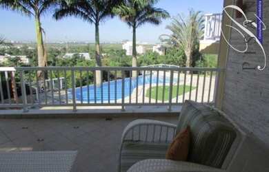 Imagem 3: Vargem Pequena, casa cinematografica em condominio conceituado