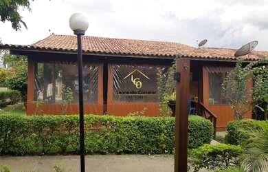 Imagem: A casa em condomínio possui 4 Dormitórios, 3 Banheiros, 5