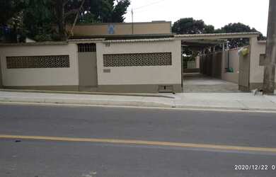 Imagem: A casa possui 2 Dormitórios, 2 Banheiros, 4 Vagas na garagem