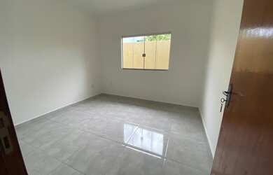 Imagem: A casa possui 2 Dormitórios, 1 Vaga na garagem e está localizado