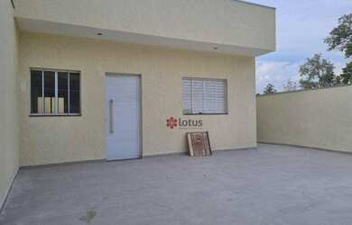 Imagem: A casa possui 2 Dormitórios, 1 Banheiro, 3 Vagas na garagem