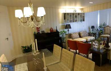 Imagem: O apartamento possui 3 Dormitórios, 1 Banheiro, 2 Vagas na