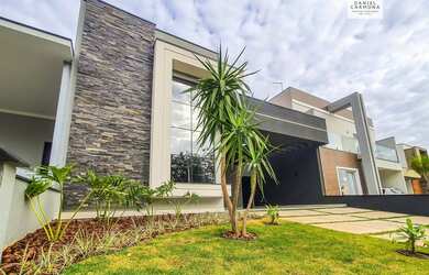 Imagem: A casa em condomínio possui 3 Dormitórios, 2 Banheiros, 4