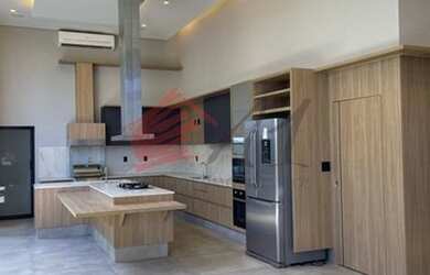 Imagem: A casa possui 4 Dormitórios, 4 Banheiros, 2 Vagas na garagem