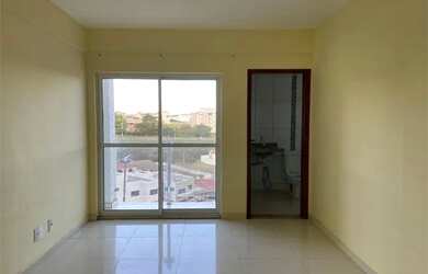 Imagem: O apartamento possui 3 Dormitórios, 1 Banheiro, 1 Vaga na garagem