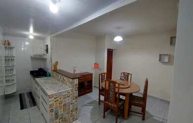 Imagem: A casa possui 3 Dormitórios, 3 Banheiros, 4 Vagas na garagem