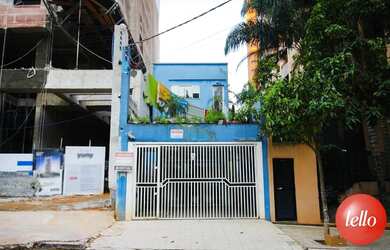 Imagem: O depósito possui 2 Vagas na garagem e 63m² de Área e está