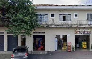 Imagem: O depósito possui 4 Vagas na garagem, 250m² de Área e está