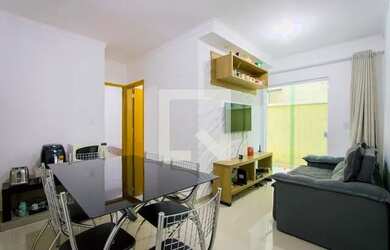 Imagem: O apartamento possui 2 Dormitórios, 1 Banheiro, 1 Vaga na garagem