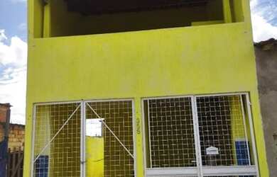 Imagem: A casa possui 2 Dormitórios, 1 Banheiro, 1 Vaga na garagem