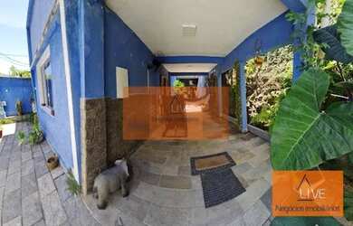 Imagem: A casa possui 2 Dormitórios, 3 Banheiros, 360m² de Área e