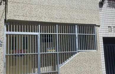 Imagem: A casa possui 2 Dormitórios, 1 Banheiro, 65m² de Área e