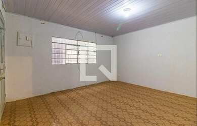 Imagem: A casa possui 3 Dormitórios, 1 Banheiro, 60m² de Área e