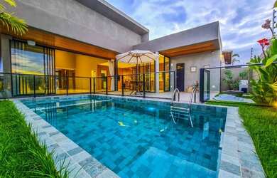 Imagem 3: Casa no condomínio Maui. Piscina, Varanda, 430m² de Áreae4 Vagas na...