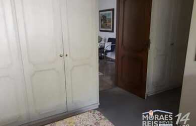 Imagem: A casa possui 5 Dormitórios, 5 Banheiros, 5 Vagas na garagem