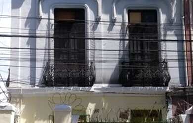 Imagem: A casa possui 4 Dormitórios, 2 Banheiros e 180m² de Área