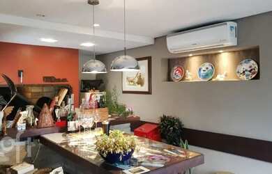 Imagem: O apartamento e possui 2 Dormitórios, Suítes, 1 Banheiro