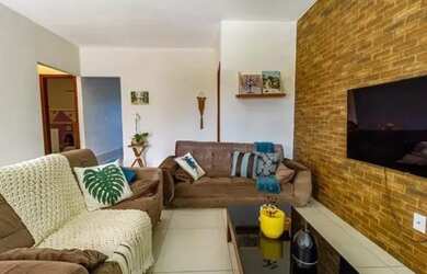 Imagem: A casa possui 2 Dormitórios, 2 Banheiros, 1 Vaga na garagem