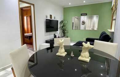 Imagem: O apartamento possui 2 Dormitórios, 1 Banheiro, 1 Vaga na garagem