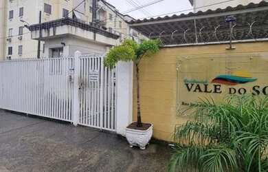 Imagem: O apartamento possui 3 Dormitórios, 1 Banheiro, 1 Vaga na garagem