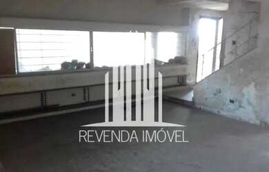 Imagem: A casa possui 3 Dormitórios, 3 Banheiros, 5 Vagas na garagem