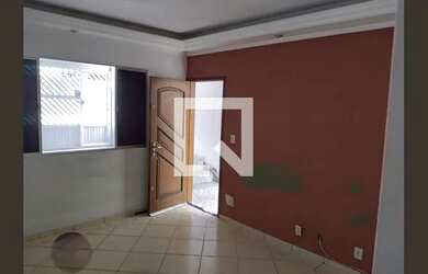 Imagem: A casa possui 2 Dormitórios, 2 Banheiros, 2 Vagas na garagem