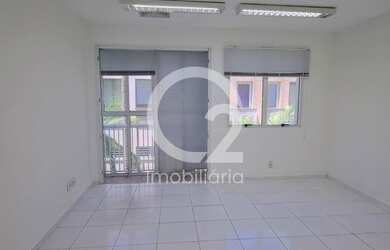 Imagem: O depósito possui 1 Vaga na garagem, 50m² de Área e está