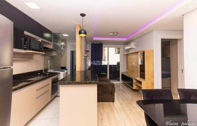 Imagem: O apartamento possui 2 Dormitórios, 1 Banheiro, 1 Vaga na garagem