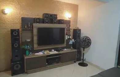 Imagem: A casa possui 2 Dormitórios, 1 Banheiro, 1 Vaga na garagem