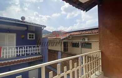 Imagem: A casa possui 2 Dormitórios, 2 Banheiros, 1 Vaga na garagem