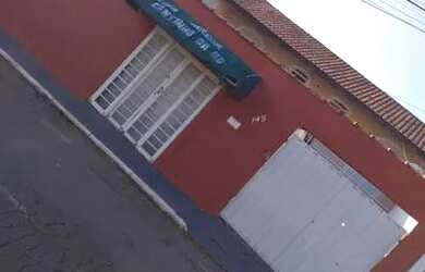 Imagem: A casa possui 2 Dormitórios, 3 Banheiros, 3 Vagas na garagem