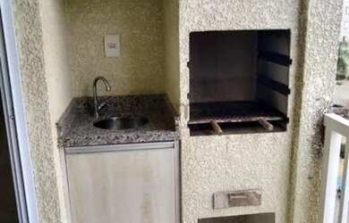 Imagem: O apartamento possui 2 Dormitórios, 1 Banheiro, 1 Vaga na garagem