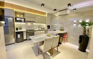 Imagem: A casa em condomínio possui 1 Dormitório, 4 Banheiros, 2 Vagas