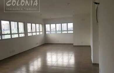 Imagem: O depósito possui 1 Vaga na garagem, 48m² de Área e está